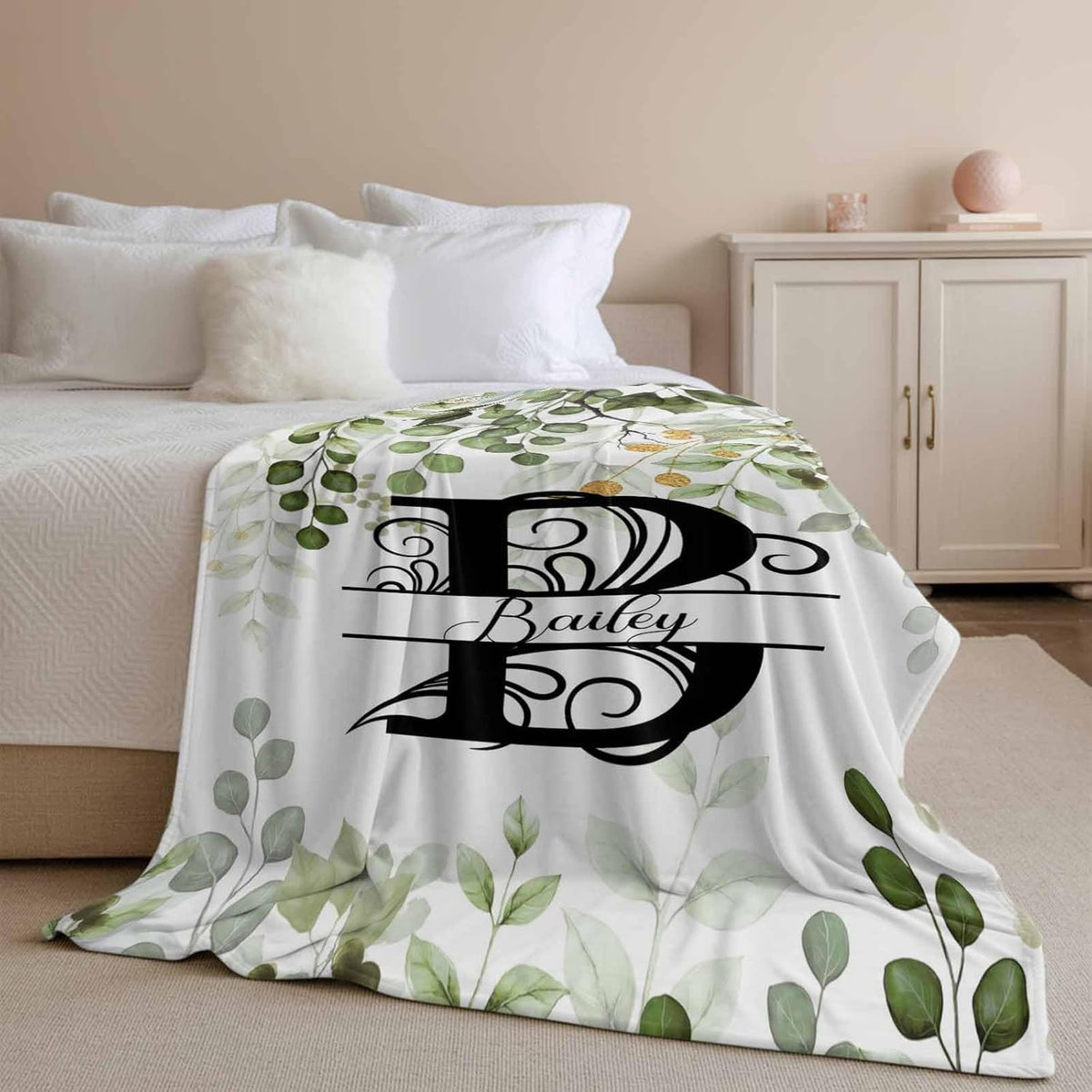 Personalized Monogrammed Blanket - Custom Letter A-Z Blanket with Name | Heartfelt Gift for Christmas, Anniversary, Birthday | Throw for Adults Men & Women Kids Boyfriend & Girlfriend Pet