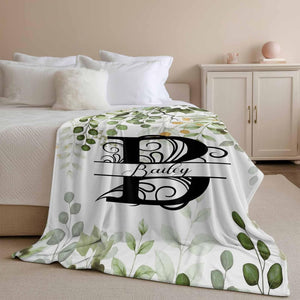Personalized Monogrammed Blanket - Custom Letter A-Z Blanket with Name | Heartfelt Gift for Christmas, Anniversary, Birthday | Throw for Adults Men & Women Kids Boyfriend & Girlfriend Pet