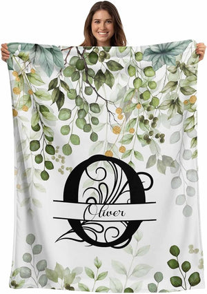 Personalized Monogrammed Blanket - Custom Letter A-Z Blanket with Name | Heartfelt Gift for Christmas, Anniversary, Birthday | Throw for Adults Men & Women Kids Boyfriend & Girlfriend Pet