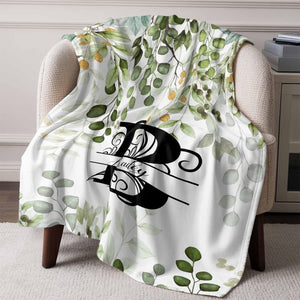 Personalized Monogrammed Blanket - Custom Letter A-Z Blanket with Name | Heartfelt Gift for Christmas, Anniversary, Birthday | Throw for Adults Men & Women Kids Boyfriend & Girlfriend Pet