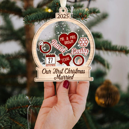 Personalized Christmas Married Ornament, First Christmas Married Ornament, Custom Mr Mrs Wedding Ornament, Wedding Keepsake, Christmas Gift