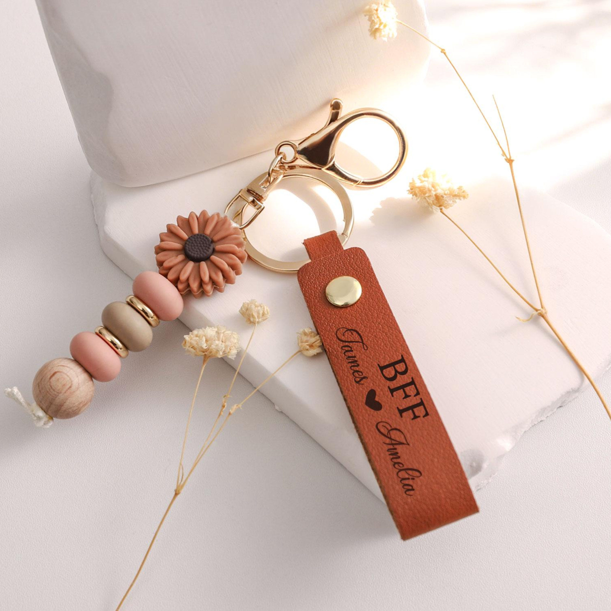 Personalized Daisy Keychain, PU Leather Floral Keychain, Beaded Bag Charm