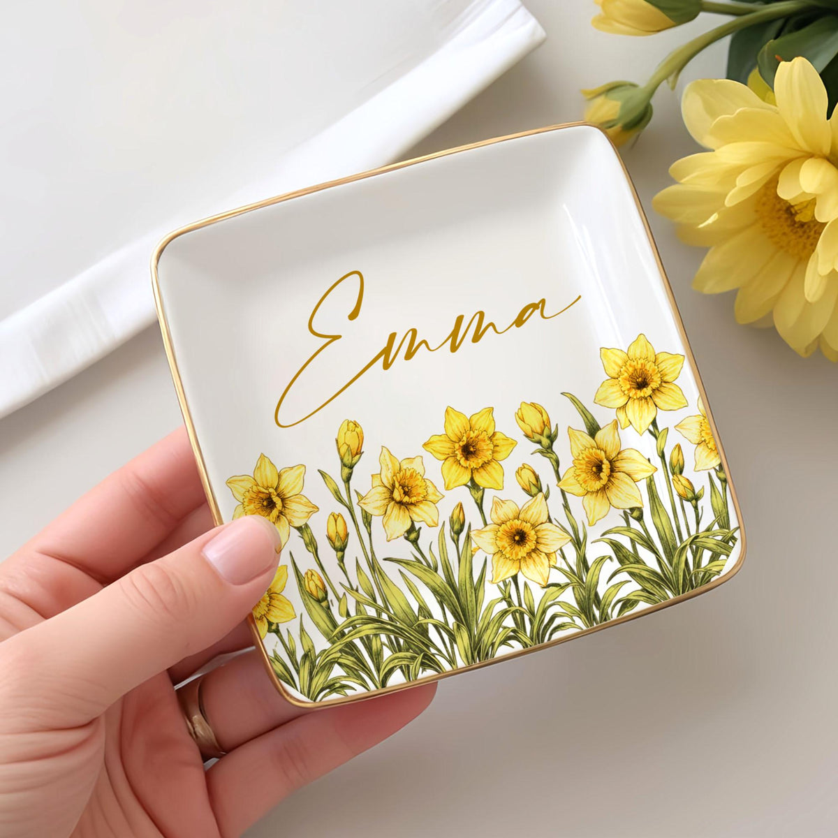 Personalized Birth Flower Jewelry Dish, Custom Trinket Dish For Her, Mother's Day Giff Mom Ring Holder,Bridesmaid Gift,Birthday Jewelry Tray