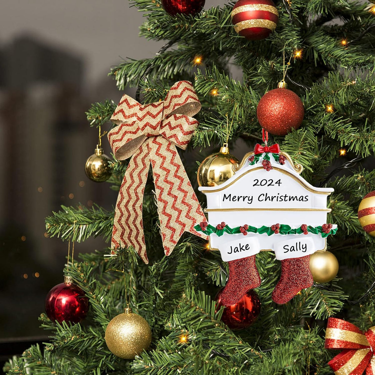 Personalized Christmas Ornaments 2025 Family of 2/3/4/5/6 Custom Christmas Stocking Ornament with Names Customized Ornaments for Xmas Tree