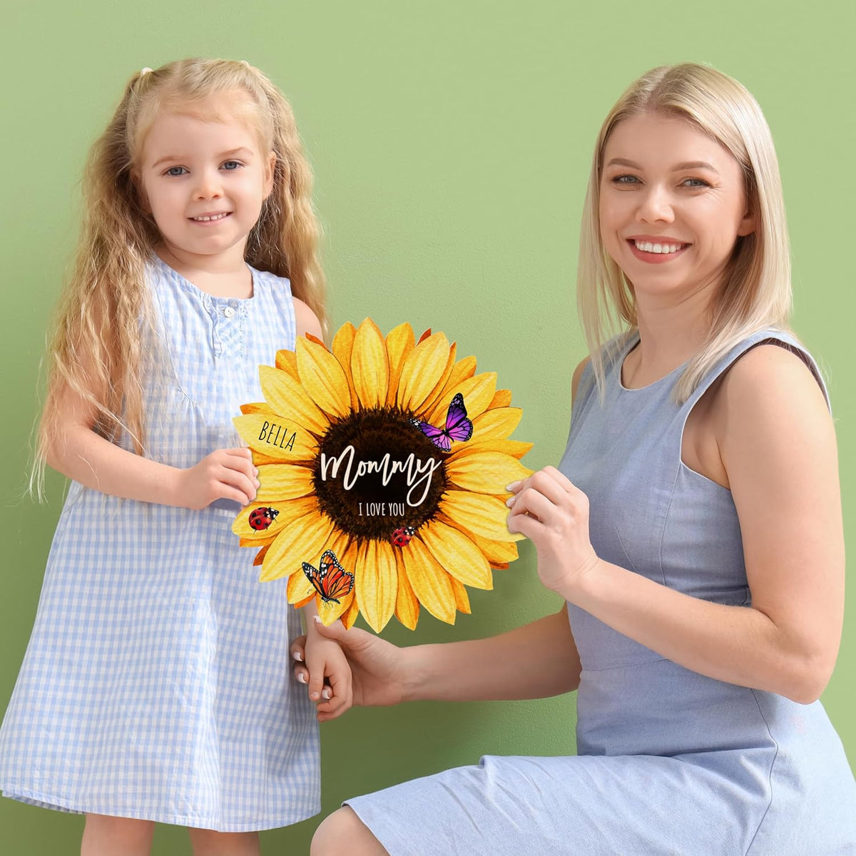 Personalized Sunflower Wood Sign Gifts for Mom & Grandma, Customized Family Name Wooden Decor for Mother's Day & Birthday, Custom Nana Gift from Kids, Grandson and Granddaughter