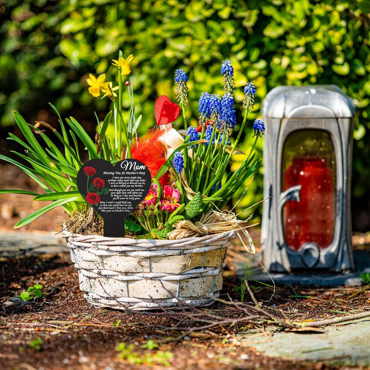Mother's Day Memorial Stakes Grave Decorations for Cemetery Grave Plaque Stake Markers Memorial Mom Plaques Sympathy Garden Stake Waterproof Grave Stake Garden Cemetery Decorations for Grave Yard