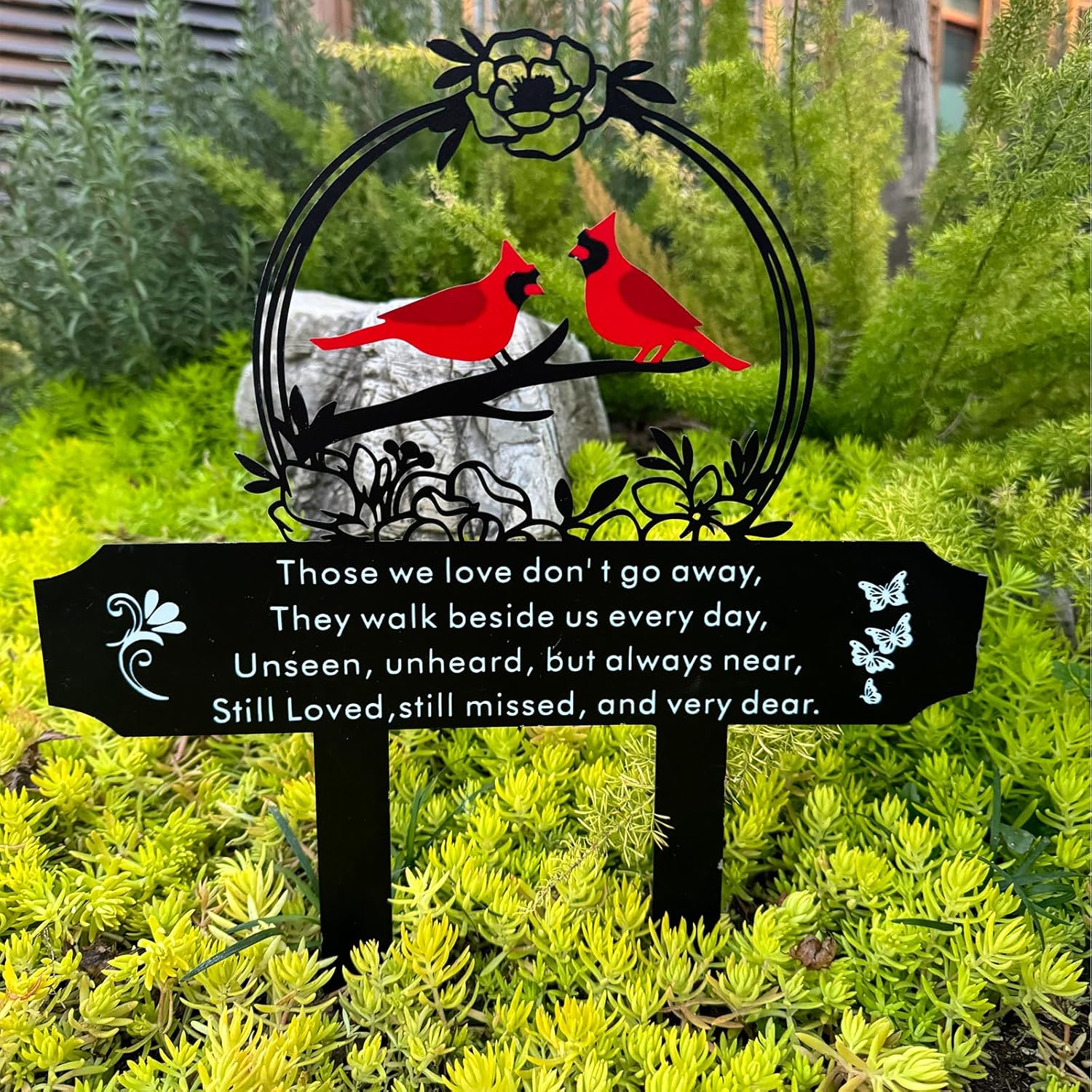 Cardinals Memorial Grave Markers for Cemetery Memorial Stakes Metal Grave Decorations for Loss of Mother Father Outdoors Yard Garden Sympathy Decor (Red Cardinal)