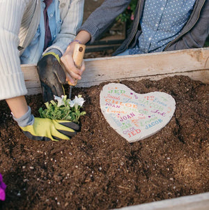 Personalized Heart Garden Stone – Custom Family Names Outdoor Stepping Stone – Gift for Mom 880d8fdd-cfbb-4fe8-a4a6-f9ac625c4964-jhjkjuuyyutiyu-1-.webp