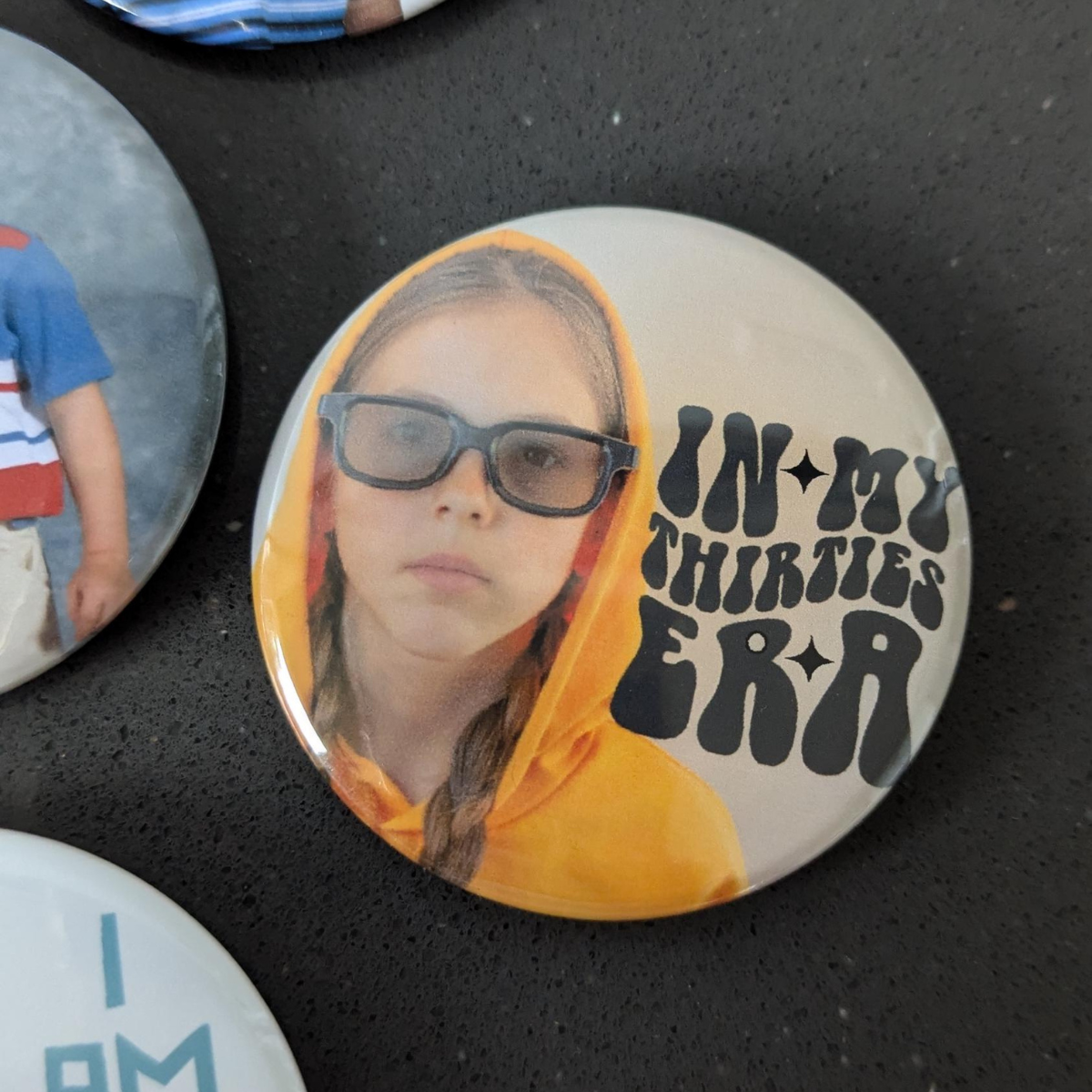 Custom 30th Birthday Party Favor Milestone Birthday Photo Pins Adult Party Favors Face Cut Out Buttons Funny Pin Badge Button for Birthdays