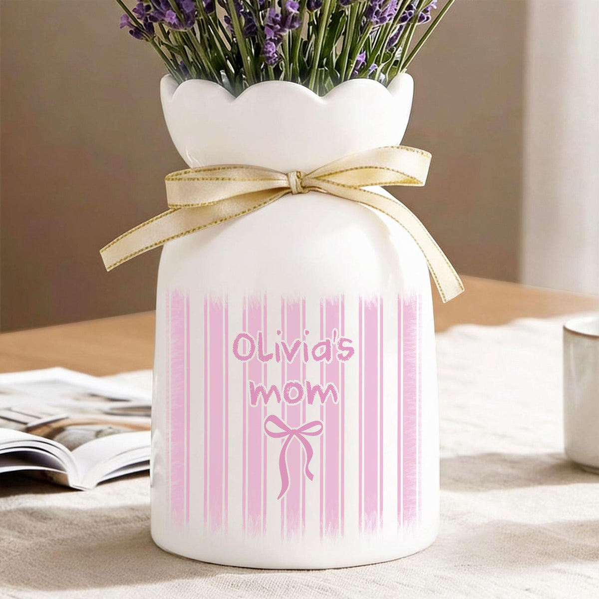 Personalized Floral Ceramic Vase with Custom Name, Elegant Gift for Mom & Home Decor, Mother's Day Gift