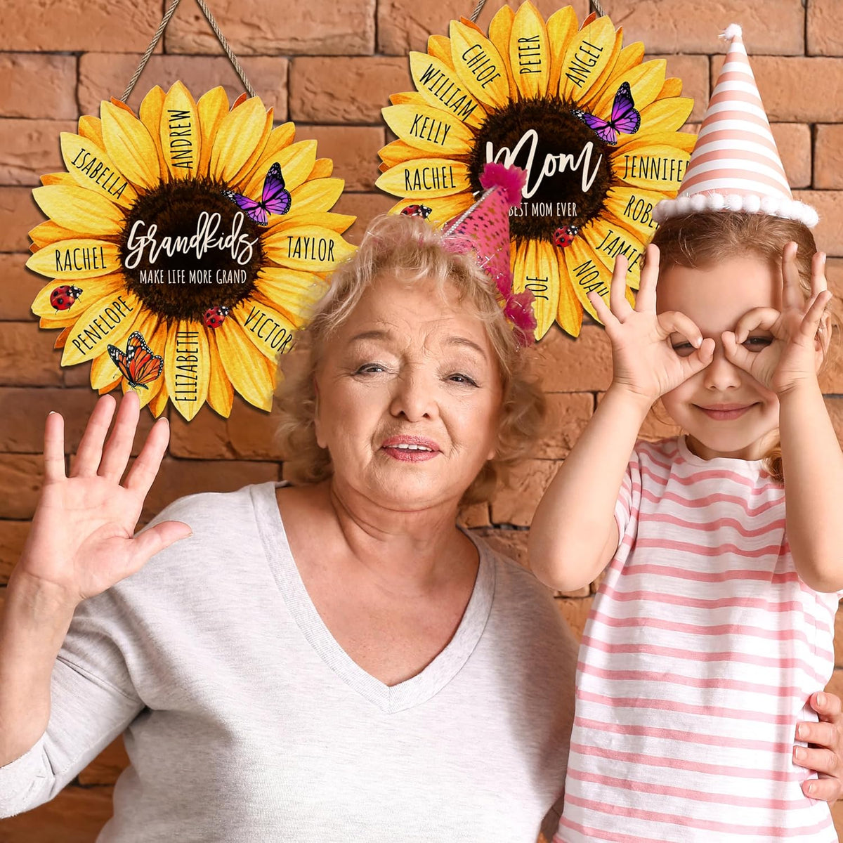 Personalized Sunflower Wood Sign Gifts for Mom & Grandma, Customized Family Name Wooden Decor for Mother's Day & Birthday, Custom Nana Gift from Kids, Grandson and Granddaughter
