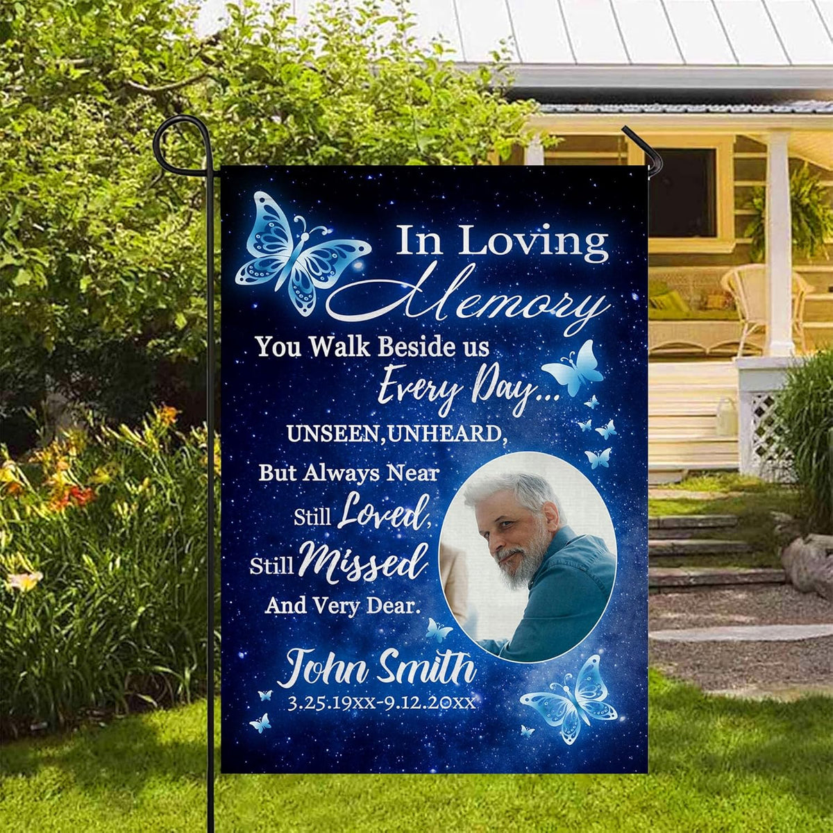 Custom Double Sides Memorial Flag with Photo Personalized Garden Flag in Loving Memory Garden Flags for Outdoor Yard Home Cemetery Farmhouse Porch Patio DecorationsGrave