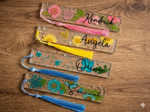 Personalized Pressed Daisy Bookmark: Custom Acrylic Floral Reader Gift