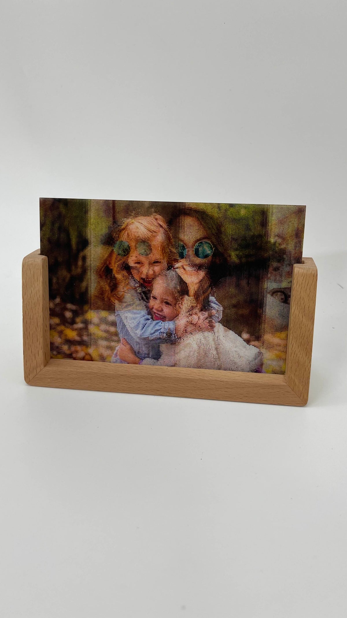 Custom Lenticular Photo Print with Wooden Stand - Personalized 2-in-1 Flip Picture Gift Decor for Couples, Family, Wedding