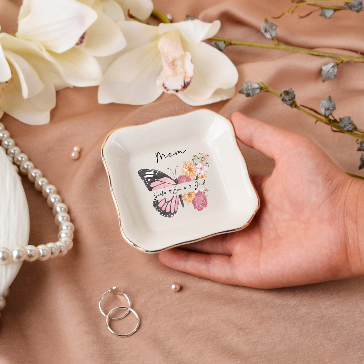 Personalized Ceramic Mom Ring Dish, Butterfly Flower Jewelry Tray, Birthday Wedding Gifts for Her, Mother's Day Gifts for Mom Grandma Nana