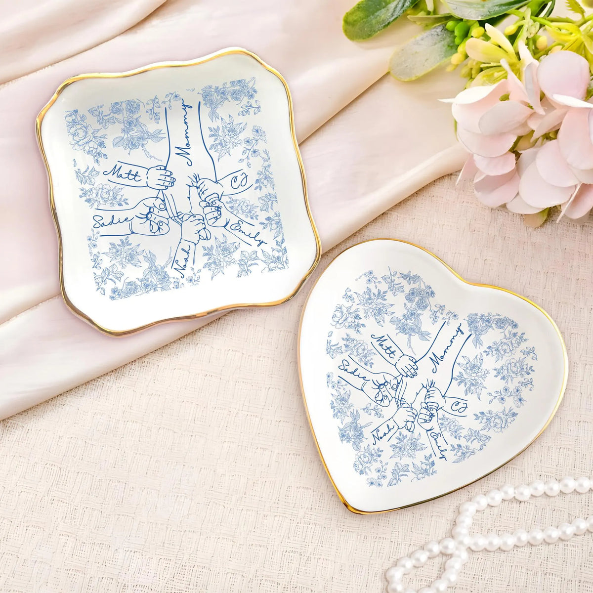 Personalized Holding Mom's Hand Ceramic Jewelry Dish with 1-6 Kids: Chinoiserie Mom Trinket Dish, Mothers Day Gift for Mom, Mama Ring Holder