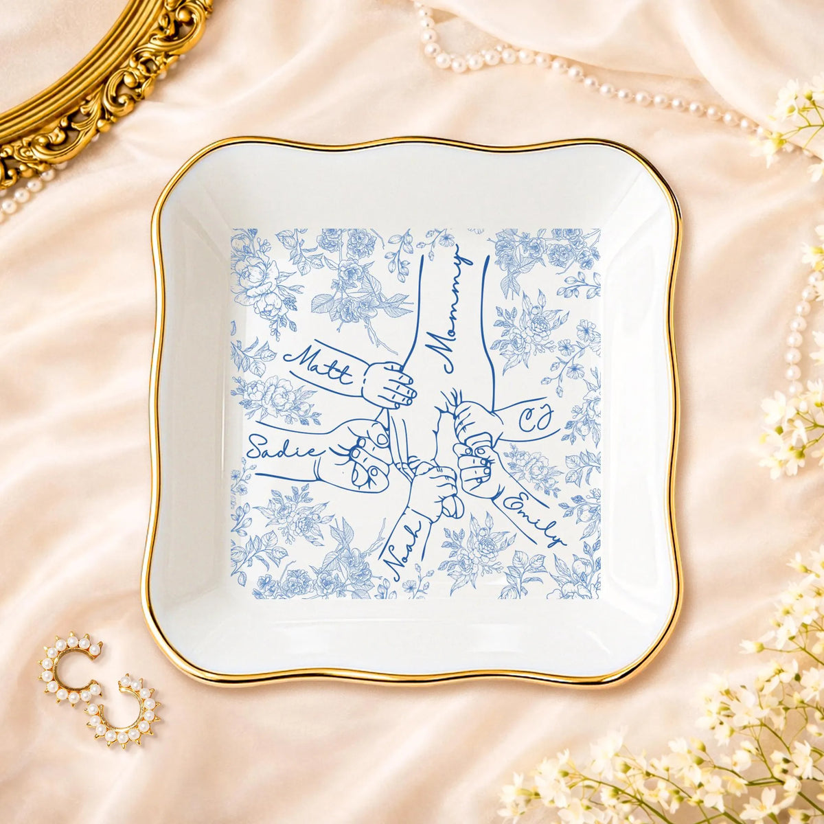 Personalized Holding Mom's Hand Ceramic Jewelry Dish with 1-6 Kids: Chinoiserie Mom Trinket Dish, Mothers Day Gift for Mom, Mama Ring Holder