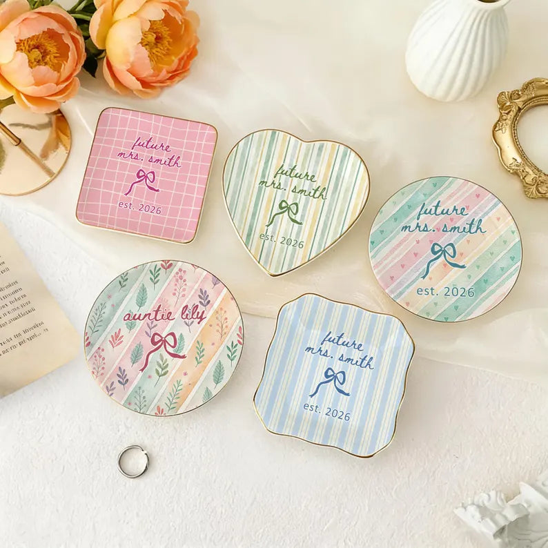 Personalized Aunt Ring Dish, Pregnancy Announcement Gift for Auntie, Tia Zia Jewelry Dish, New Aunt Gift Ideas, Birthday Gift for Aunt ae6a9ae5-ebda-442a-982d-56b5a45d922b-cxxcx-1-.webp