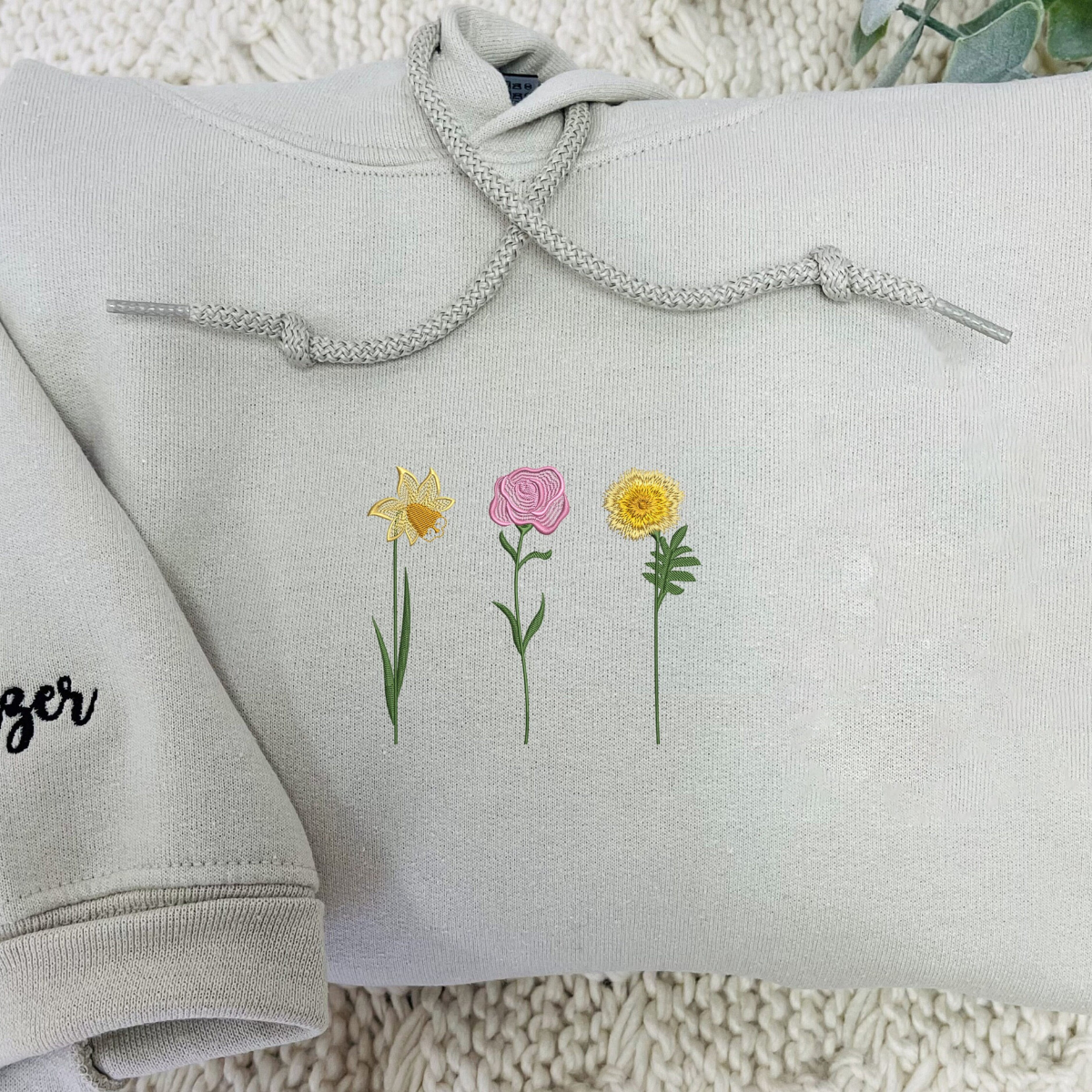 Personalized Birth Month Flower Sweatshirt, Embroidered Birth Flower Sweatshirt, Floral Embroidery, Mothers Day Gift