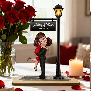 Kissing Couple Under Lamp Post Forever Love - Personalized Wooden Plaque - Heartfelt Anniversary Gift For Her, For Wife