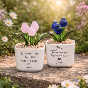 Glass Tulip Gift for Mom, Personalized Glass Flower Pot, Mother's Day Gift, Custom Everlasting Floral Desk Decor
