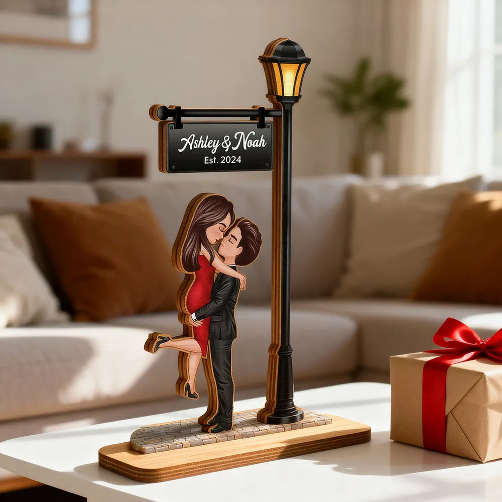 Kissing Couple Under Lamp Post Forever Love - Personalized Wooden Plaque - Heartfelt Anniversary Gift For Her, For Wife