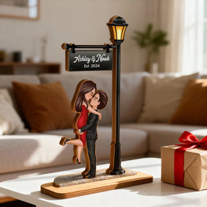 Kissing Couple Under Lamp Post Forever Love - Personalized Wooden Plaque - Heartfelt Anniversary Gift For Her, For Wife