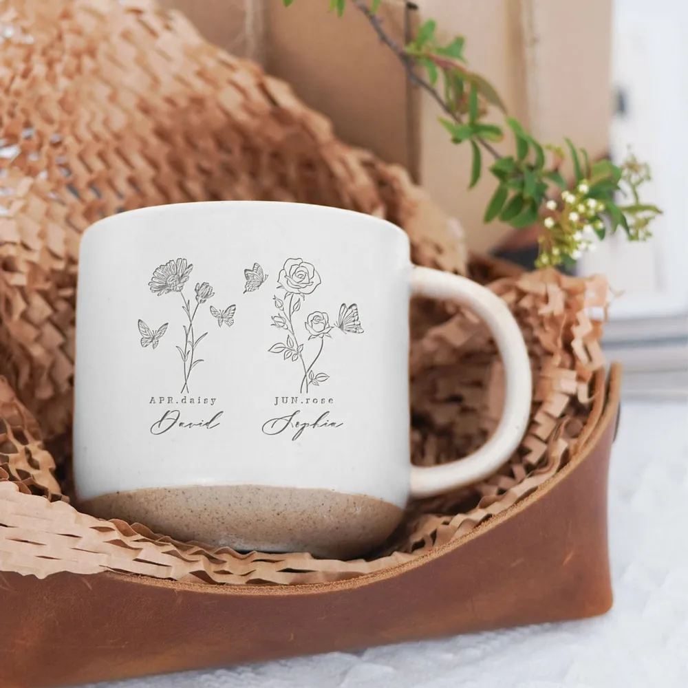 Custom Family Birth Flowers - Personalized Engraved Pottery Mug - Birthday Gift For Grandma, Mom, Daughter, Mother's Day Gift