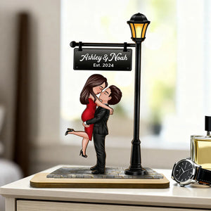 Kissing Couple Under Lamp Post Forever Love - Personalized Wooden Plaque - Heartfelt Anniversary Gift For Her, For Wife