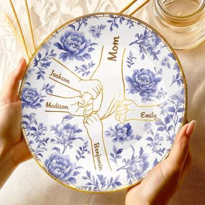 Mom Holds Kid's Hands - Personalized Ceramic Plate - Gift For Mother, Birthday Gift, Mother's Day Gift