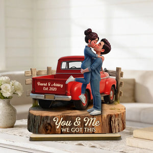 Pickup Truck Kissing Couple - Personalized Wooden Plaque - Anniversary Gift, Valentine's Day Gift For Couple