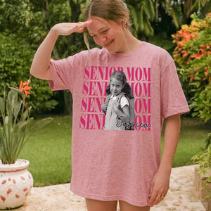 Personalised Vintage Photo And Year Senior Shirt: Custom Graduate Picture Shirt, Class of 2026 Graduation Gift, Retro Senior Boy Girl Shirt