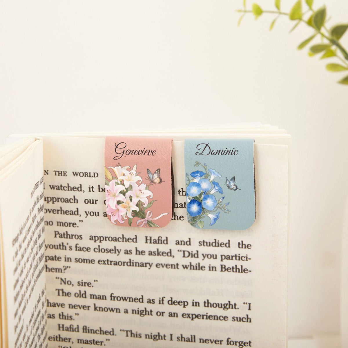 Leather bookmark with birth flower, personalized leather magnetic bookmark, custom name bookmark, birthday gift for book lovers c15483f2-61b4-4706-a6d4-10ca00af4d10-8.jpg