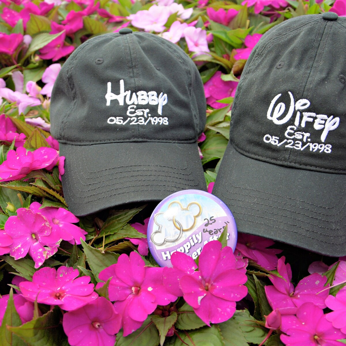 Personalized Hubby and Wifey Embroidered hat, Disney Bride, Custom hat, Just Married, Couples gift, Wedding gift, Engagement gift, Groom