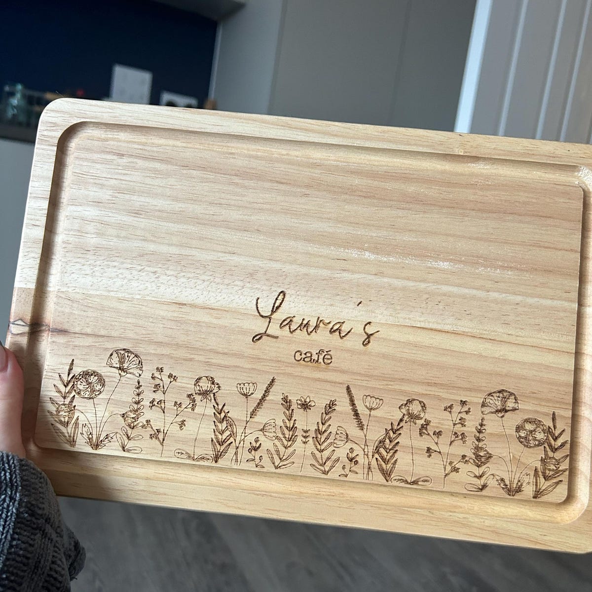 Personalised Wild Flowers Engraved Wooden Chopping Board Cheese Board Serving Board Novelty Gift Birthday Christmas Housewarming Wedding