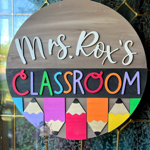 Classroom Pencil Teacher Name Sign, Round door hanger Decor, Teacher gift, School welcome Sign, Personalize