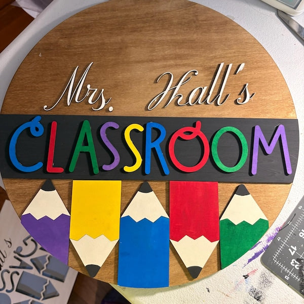 Classroom Pencil Teacher Name Sign, Round door hanger Decor, Teacher gift, School welcome Sign, Personalize