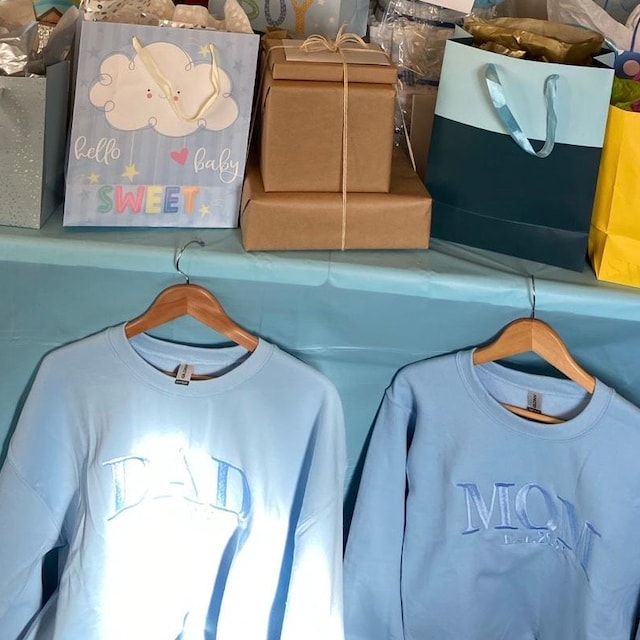 Dad sweatshirt, Dad Gift, Embroidered Dad Crewneck Kids Names Sweatshirt Pregnancy Reveal Gift for New dad Custom Shirt Father's Day Gift