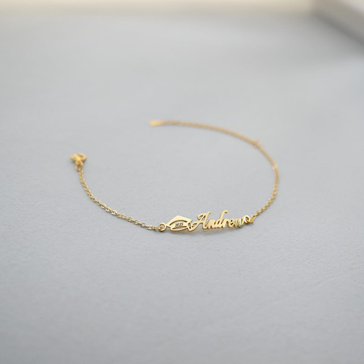 Personalized Graduation Name Bracelet,2026 Bachelor Cap Bracelet,Memorial Name Bracelet,2026 Class College Bracelet,Graduation Gift for Her