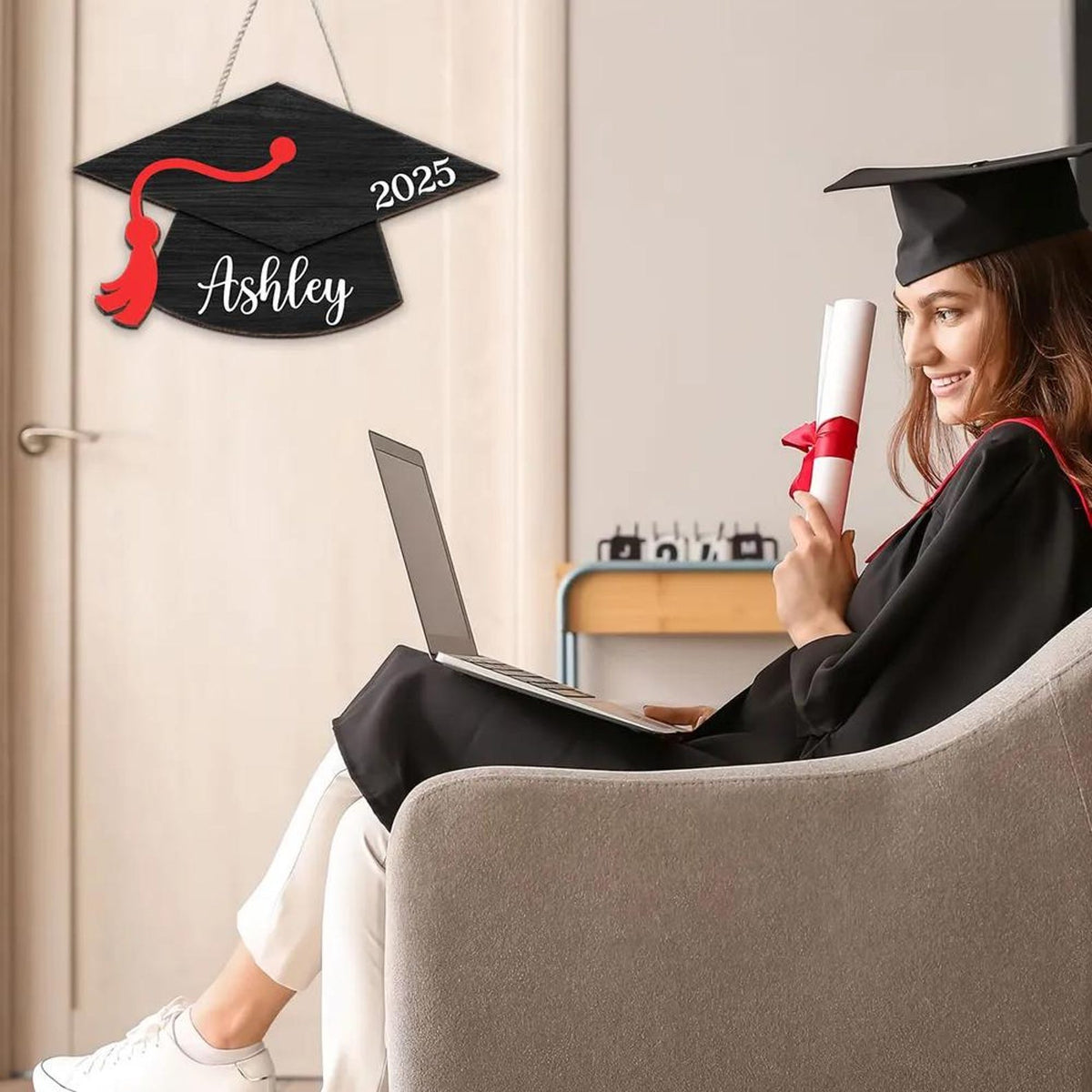 Graduation Cap Personalized Wood Sign, Custom Name & Year Grad Door Hanger, Senior 2025 Decor, Graduation Party Sign, Graduate Gift