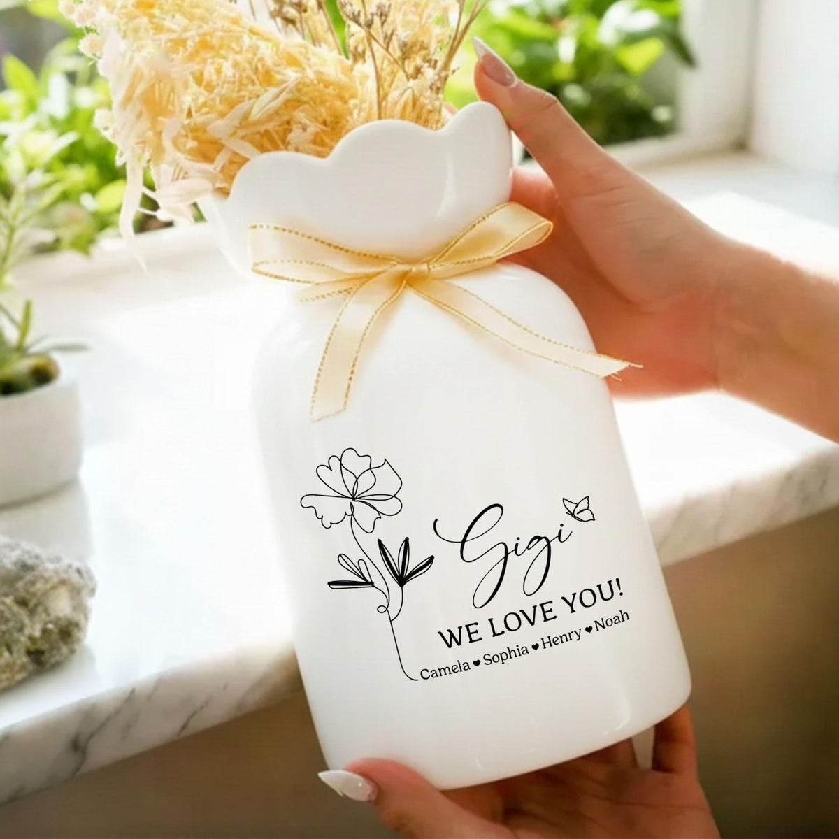 Personalized Ceramic Flower Vase for Grandma, Custom Name Gift for Mom, Mother s Day Decor, Family Keepsake