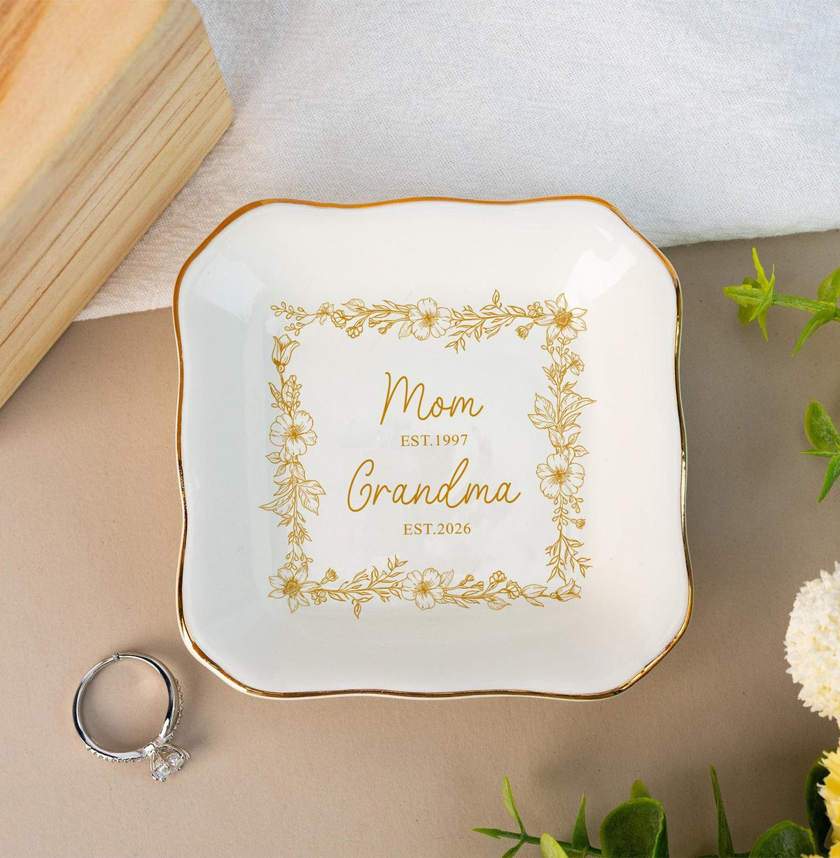 Personalized Grandma Est Ring Dish, First Time Grandma Gift, Promoted To Grandma Ceramic Jewelry Tray, Mothers Day Gift for Grandma