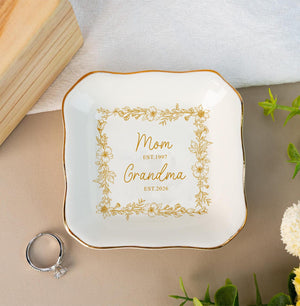 Personalized Grandma Est Ring Dish, First Time Grandma Gift, Promoted To Grandma Ceramic Jewelry Tray, Mothers Day Gift for Grandma