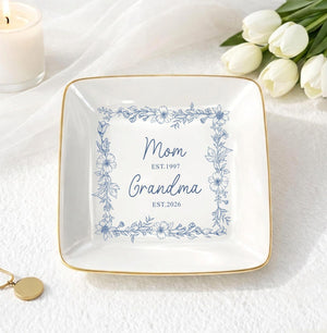 Personalized Grandma Est Ring Dish, First Time Grandma Gift, Promoted To Grandma Ceramic Jewelry Tray, Mothers Day Gift for Grandma