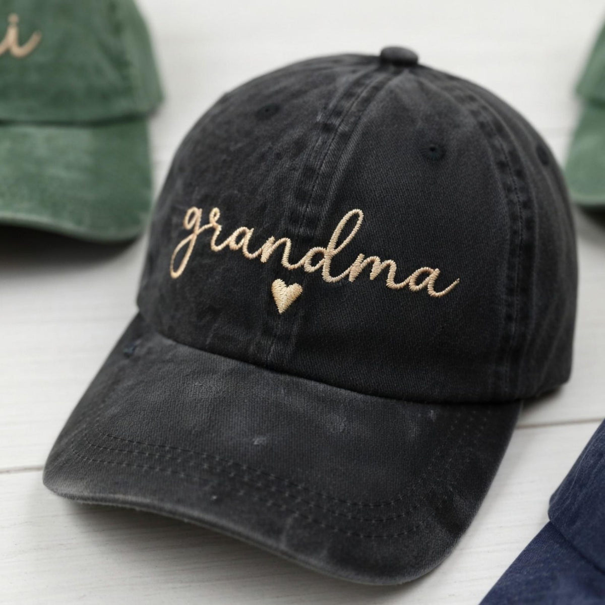 Personalized Grandma Hat with Heart, Custom Mama Mimi Gigi Nana Nini Embroidered Baseball Cap, Mother's Day Gift, Washed Cotton Hat
