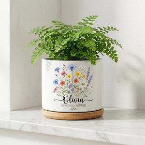 Personalized Retirement Gift for Women, Custom Name Retired 2026 Flower Pot, Retirement Mug for Coworker Teacher Mom, Floral Garden Gift Cup