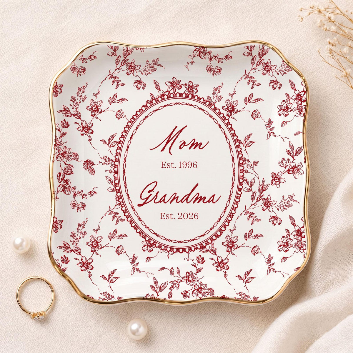 Personalized Toile de Jouy Grandma Est Ring Dish, Custom New Grandma Ceramic Jewelry Tray, Promoted To Grandma, Mothers Day Gift for Grandma