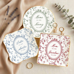 Personalized Toile de Jouy Grandma Est Ring Dish, Custom New Grandma Ceramic Jewelry Tray, Promoted To Grandma, Mothers Day Gift for Grandma