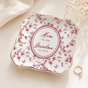 Personalized Toile de Jouy Grandma Est Ring Dish, Custom New Grandma Ceramic Jewelry Tray, Promoted To Grandma, Mothers Day Gift for Grandma