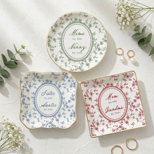 Personalized Toile de Jouy Grandma Est Ring Dish, Custom New Grandma Ceramic Jewelry Tray, Promoted To Grandma, Mothers Day Gift for Grandma
